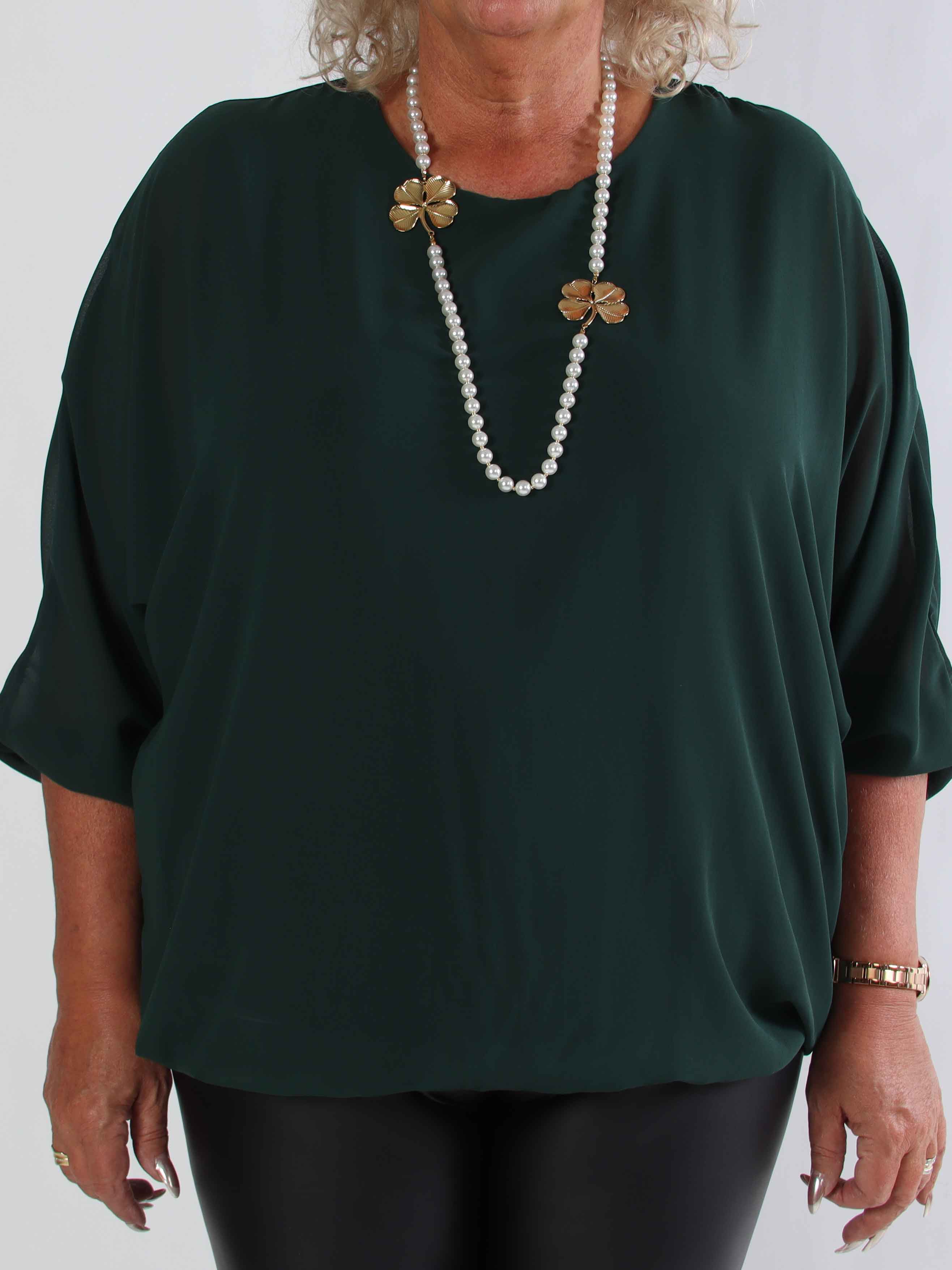 Destiny Plain - Plus size blus i chiffong med fladdermusärmar